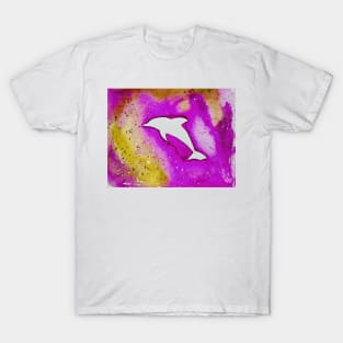 Dolphin in pink T-Shirt